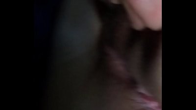 በመኪና ውስጥ ከሴት ጓደኛ ጋር